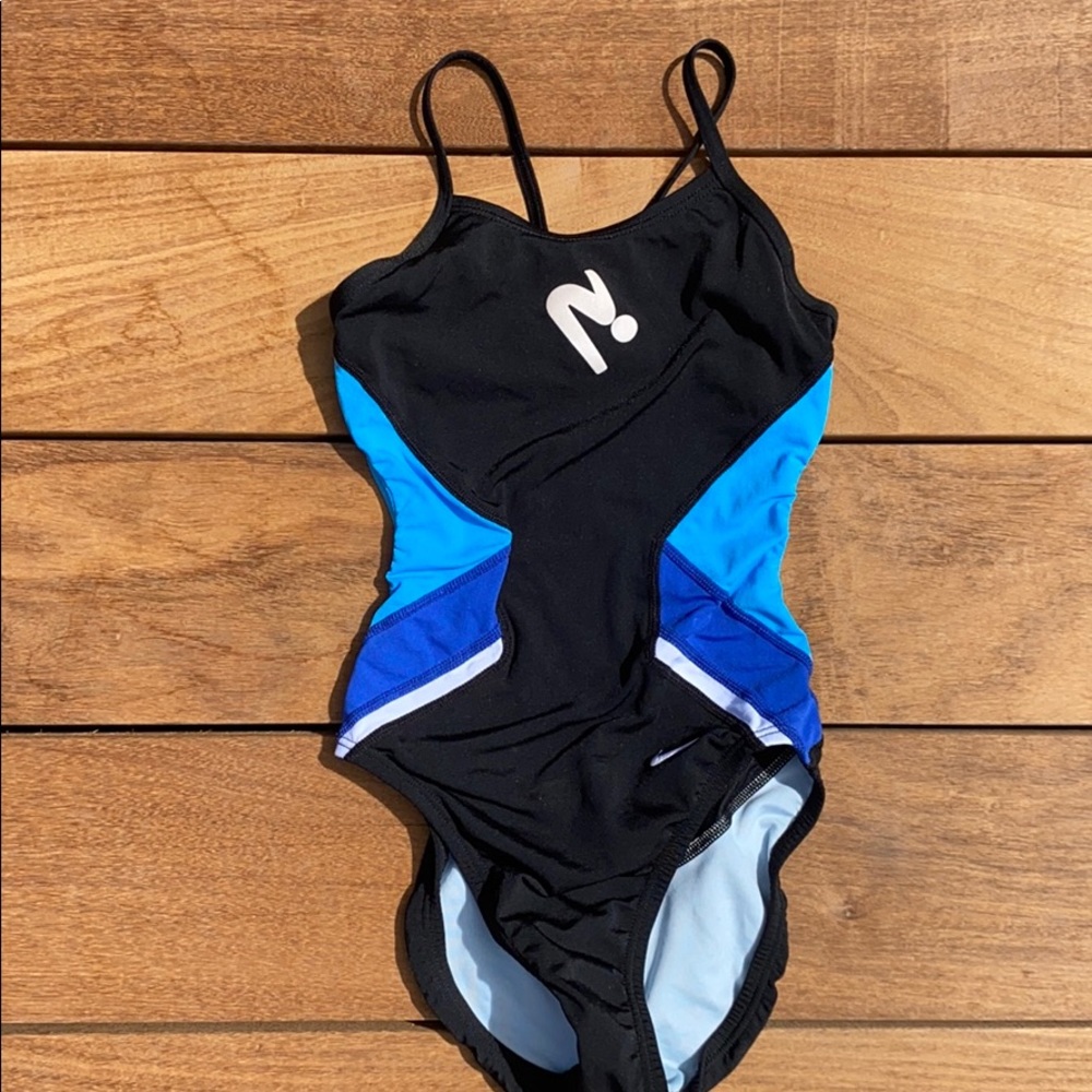Nike full peice girls swimsuit